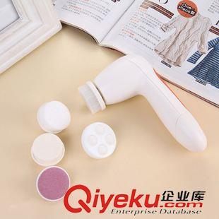 小电器 新款5合一洁面仪 洁净毛孔清洁器 电动防水脸部清洁器义乌批发-义乌市香词电子商务商行提供小电器 新款5合一洁面仪 洁净毛孔清洁器 电动防水脸部清洁器义乌批发的相关介绍、产品、服务、图片、价格义乌市香词电子商务商行、日用百货;玩具;五金;塑料制品;日用百货;玩具;五金工具;彩妆